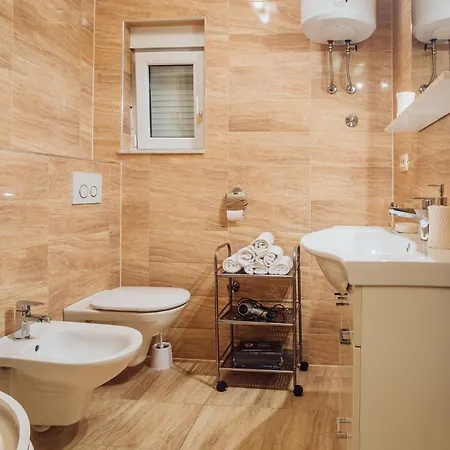 Essentia Apartamento Podstrana