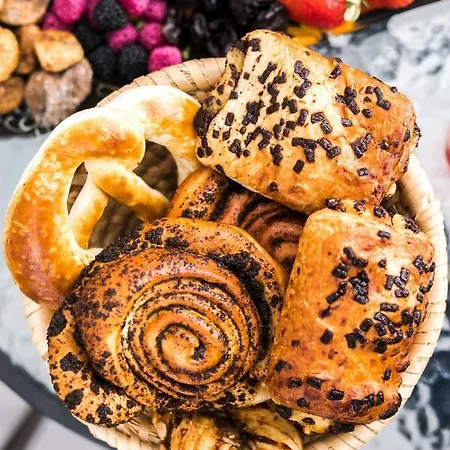 Essentia * بودْسْتغانا