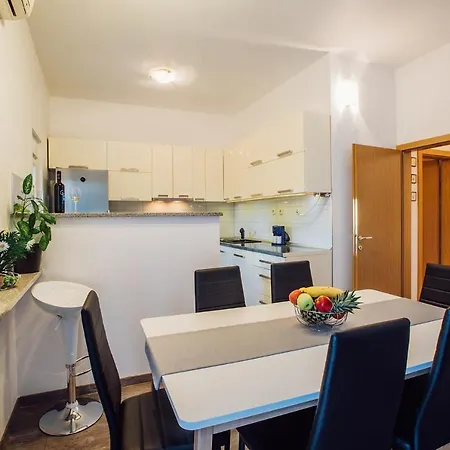 Apartment Essentia