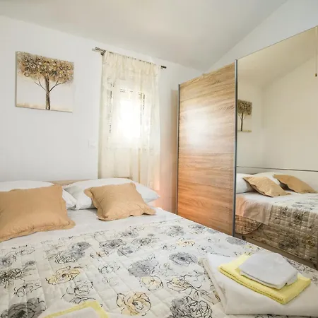 Essentia شقة بودْسْتغانا